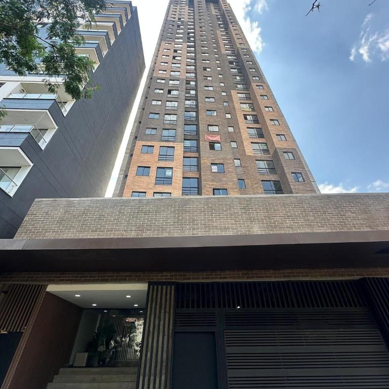 Edificio Torre 14 - Ubicación privilegiada y diseño moderno - Apartamento - 2