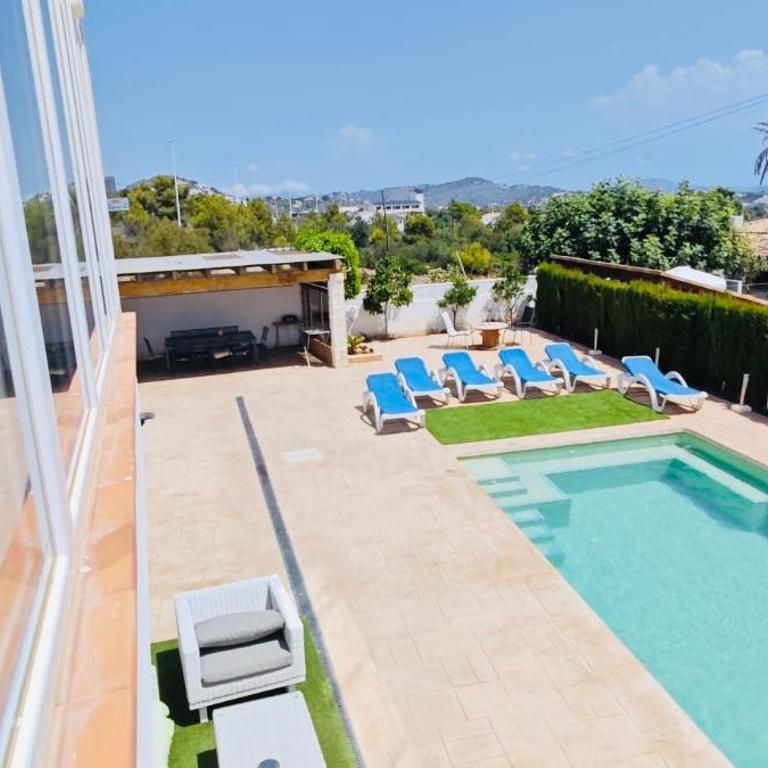 Calpe chalet privado 7 min de la playa piscina wifi parking aire barbacoa grupos - Four-Bedroom Vacation Home - 7
