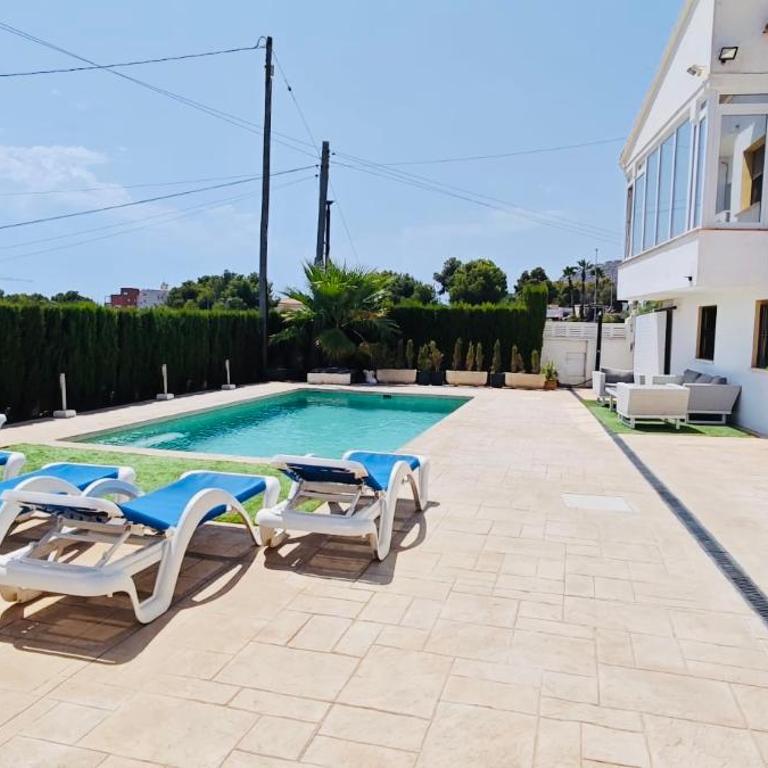 Calpe chalet privado 7 min de la playa piscina wifi parking aire barbacoa grupos - Four-Bedroom Vacation Home - 6