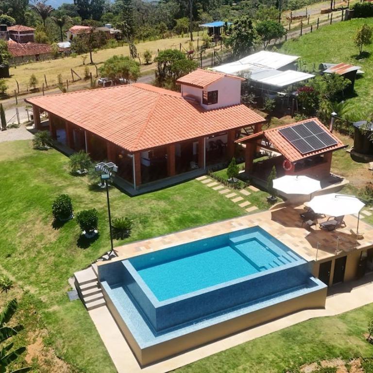 Beautiful sunset, El Progreso vacation cabin - Four-Bedroom House - 1