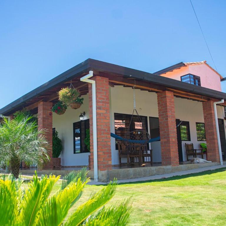 Beautiful sunset, El Progreso vacation cabin - Four-Bedroom House - 12