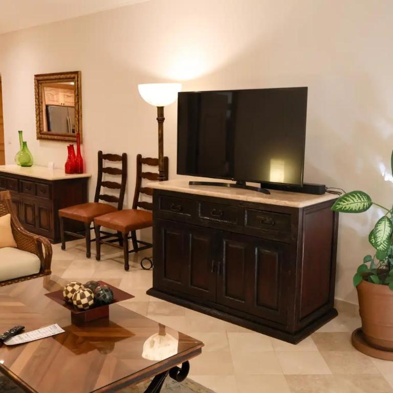 Gorgeous Villa in Cabo with Ocean and Lands End View, private swimmable beach, Pools, sleeps 8 - Villa con vistas al mar - 24