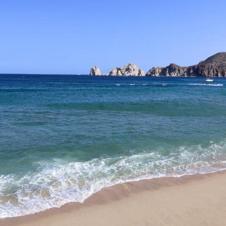 Gorgeous Villa in Cabo with Ocean and Lands End View, private swimmable beach, Pools, sleeps 8 - Villa con vistas al mar - 36