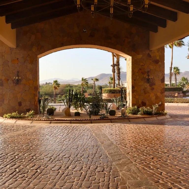 Gorgeous Villa in Cabo with Ocean and Lands End View, private swimmable beach, Pools, sleeps 8 - Villa con vistas al mar - 47