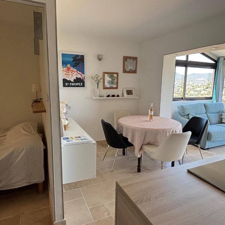 Unptitparadis, piscine, jardin, vue panoramique mer, tout confort, calme - Casa con 2 Camere da Letto - 15