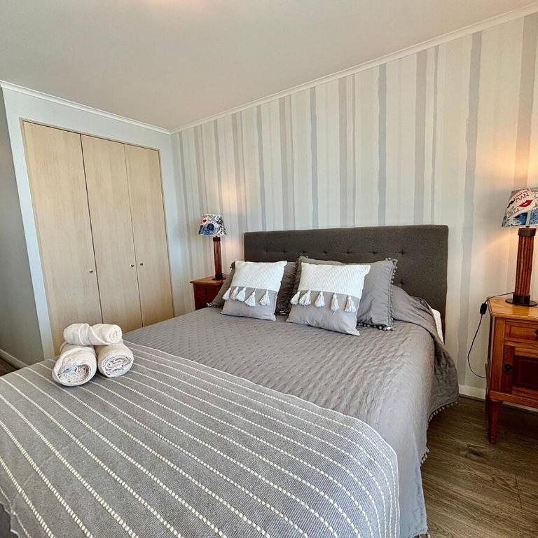 Spacious Apartment with Stunning Ocean Views - Apartment - 2