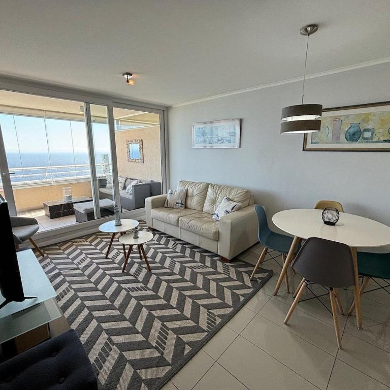 Spacious Apartment with Stunning Ocean Views - Apartment - 3