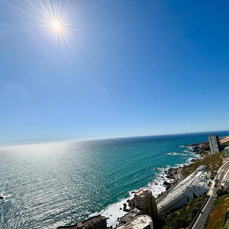 Spacious Apartment with Stunning Ocean Views - Apartment - 12