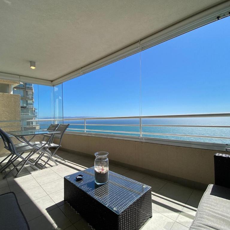 Spacious Apartment with Stunning Ocean Views - Apartment - 21