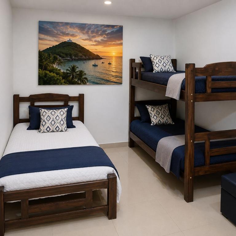 Hostal Santa Maria City - Triple Room with Private Bathroom - 1