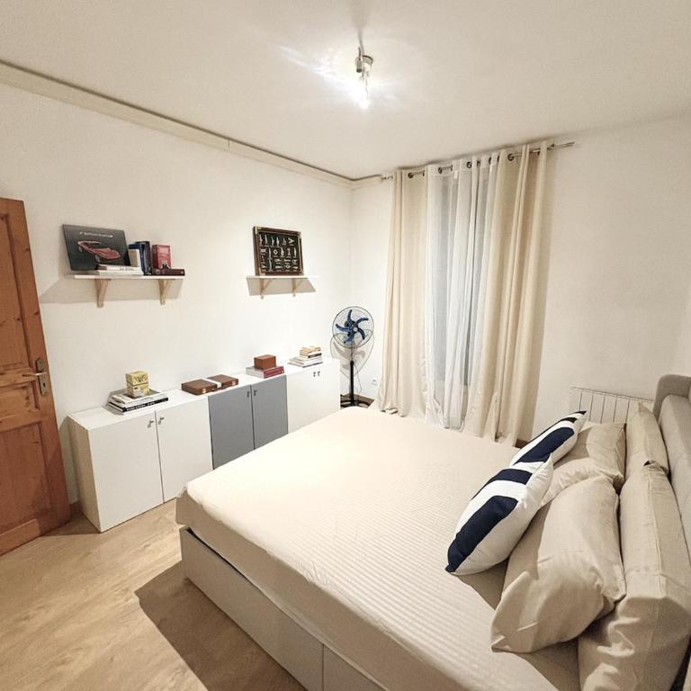 2 Bed Apartment with Parking - 1 Min from Monaco - Appartement 2 Chambres - 2