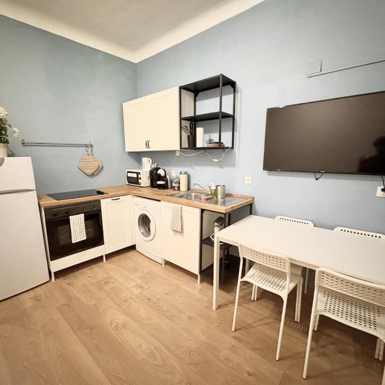 2 Bed Apartment with Parking - 1 Min from Monaco - Appartement 2 Chambres - 9