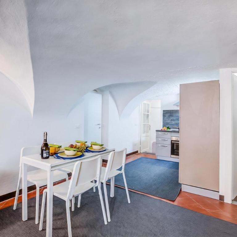 Casa Vacanze Maimone 3 Central Sanremo Old Town - Happy Rentals - One-Bedroom Apartment - 2