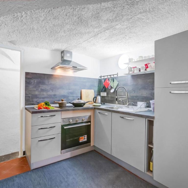 Casa Vacanze Maimone 3 Central Sanremo Old Town - Happy Rentals - One-Bedroom Apartment - 3