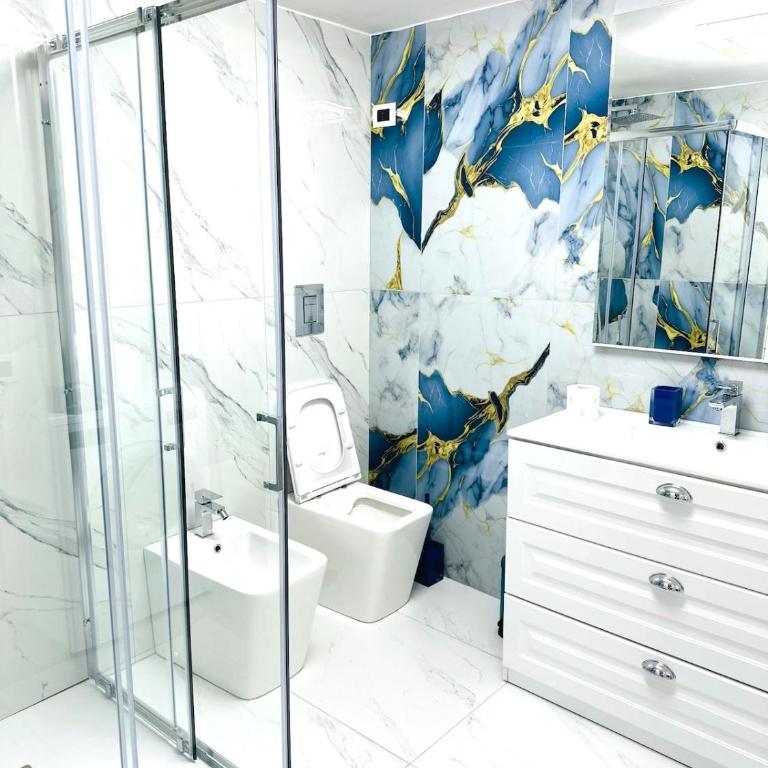 Cristeen Holiday Inn - One-Bedroom Apartment - 4