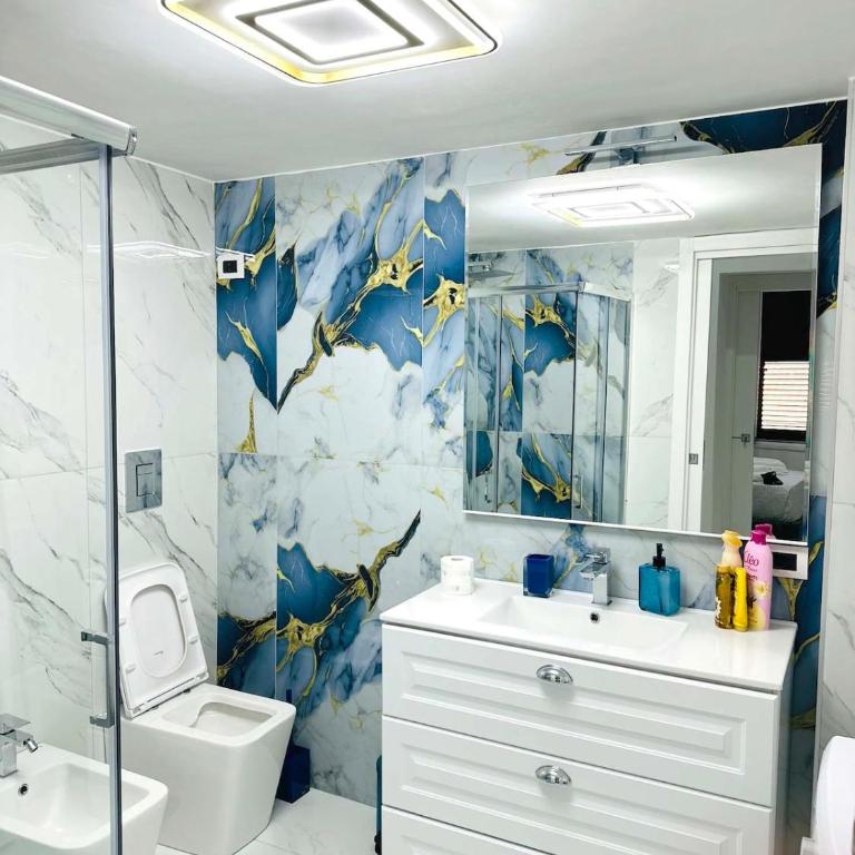 Cristeen Holiday Inn - One-Bedroom Apartment - 8