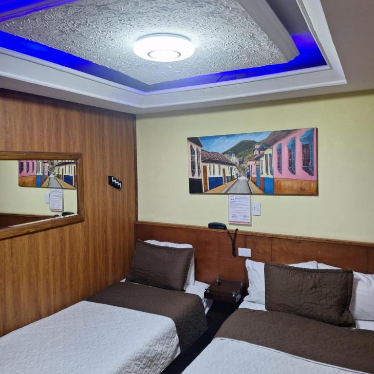 Hotel Apartasuite Normandia - Superior Twin Room - 2