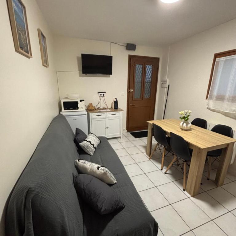 Maison et jardins privés Entre lacs et montagnes - Maison 2 Chambres - 17