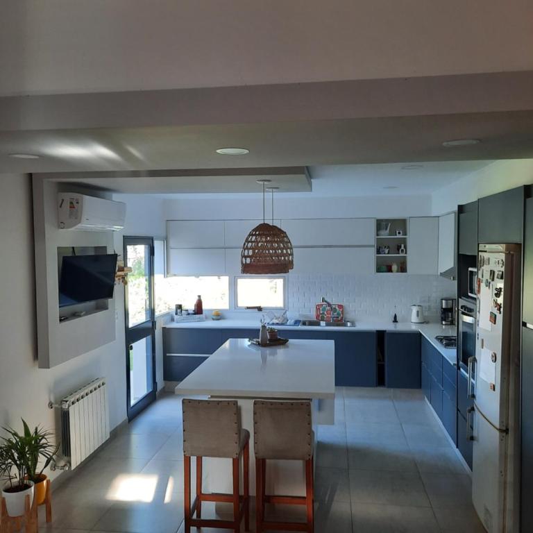 Casa El Cerezo con gran parque y pileta - Casa de 3 dormitorios - 11