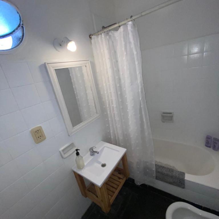 Apartamentos Paraguay Soleado Excelente Ubicacion - Apartment with Balcony - 16