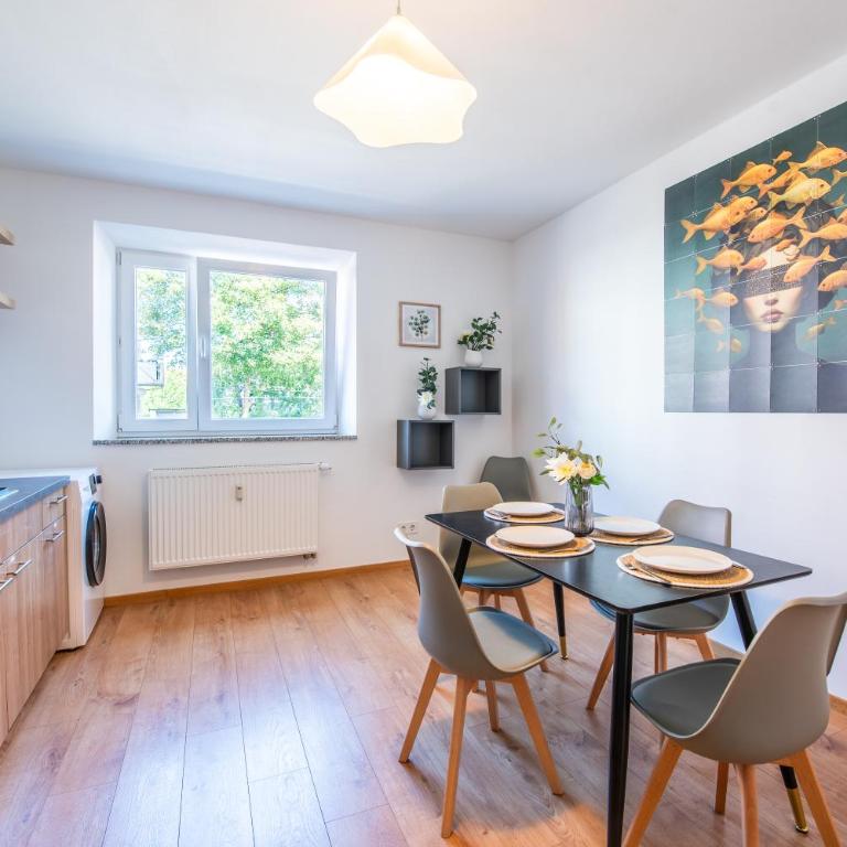 Stilvolle Wohnung mit Balkon- Wenige Gehminuten von der Altstadt - Apartment mit 2 Schlafzimmern - 7
