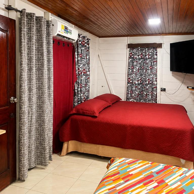 Miss Titi's Native Lodge - Habitación Cuádruple Deluxe - 11