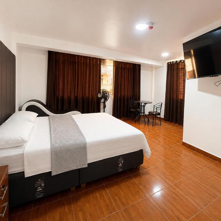 Hotel Madrid - Habitación Superior - 1 cama grande - 2