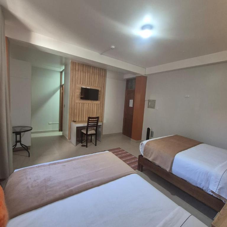 Hotel Adolfo's - Superior Double Room - 2