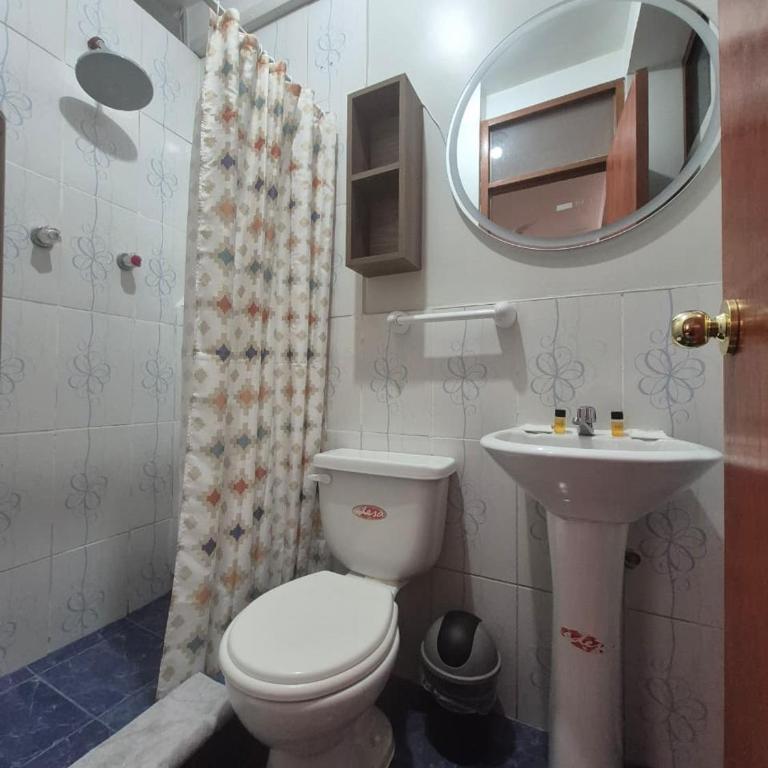 Hotel Adolfo's - Large Double Room - 3