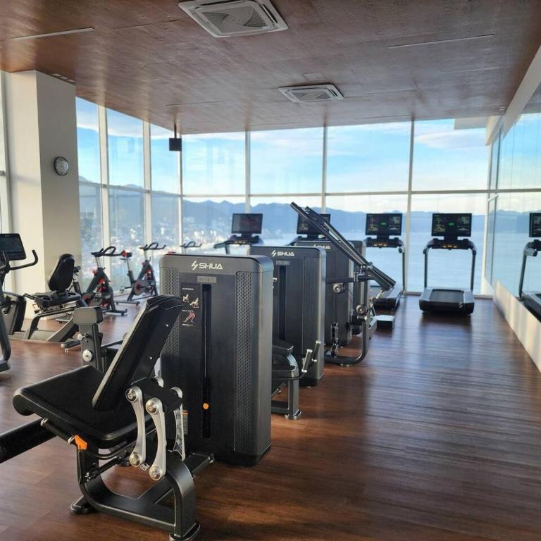 Amazing Sunsets Are Just The Beginning 3 bed 4 bath Luxury 24th Floor Oceanfront Condo - Apartamento con vistas al mar - 98