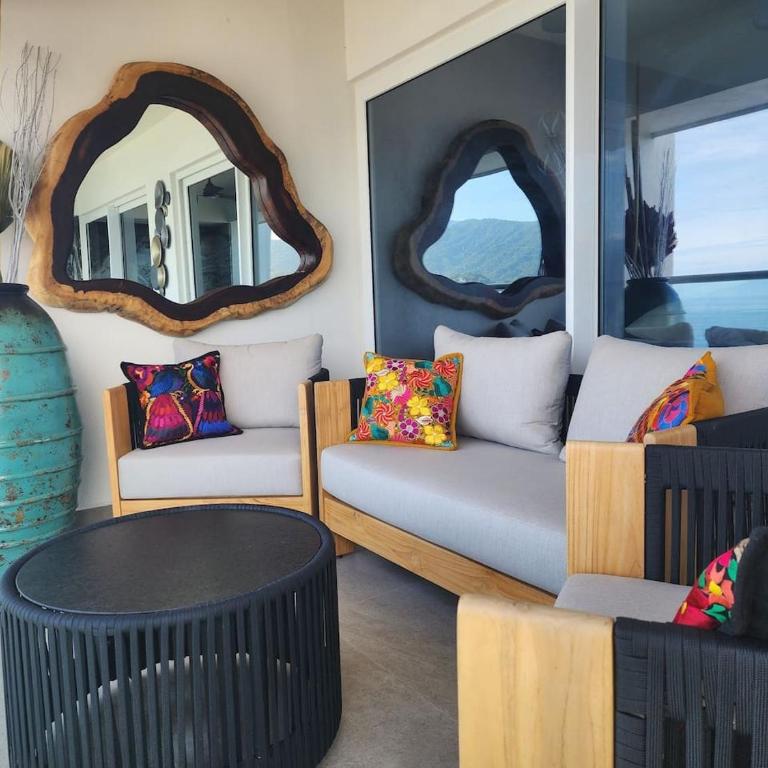 Amazing Sunsets Are Just The Beginning 3 bed 4 bath Luxury 24th Floor Oceanfront Condo - Apartamento - 49