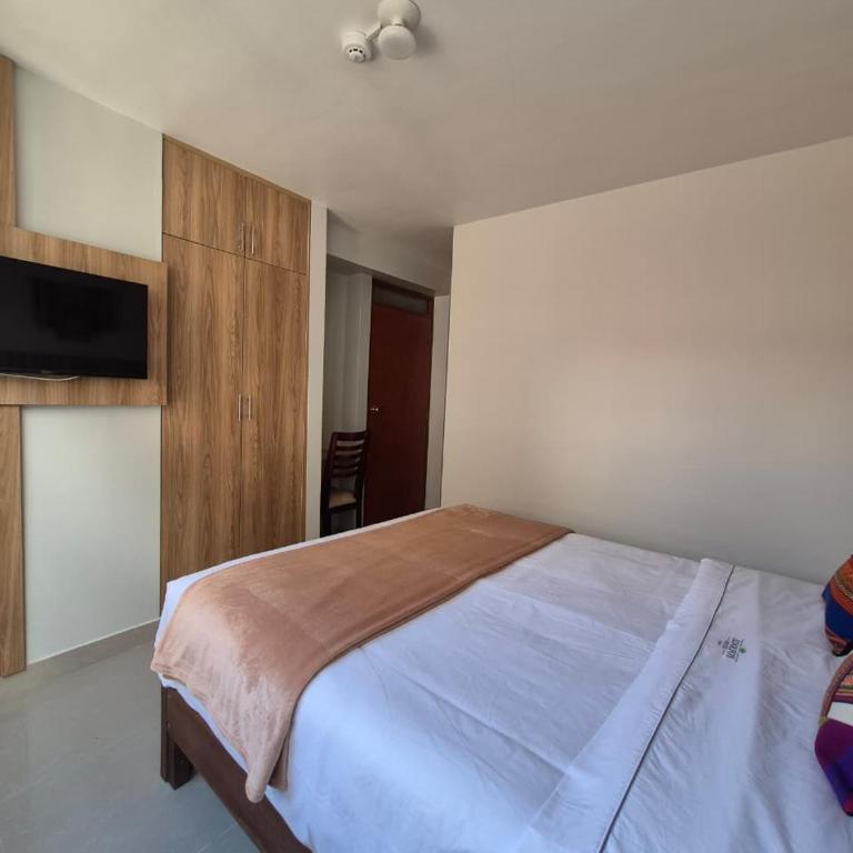 Hotel Adolfo's - Superior Queen Room - 7