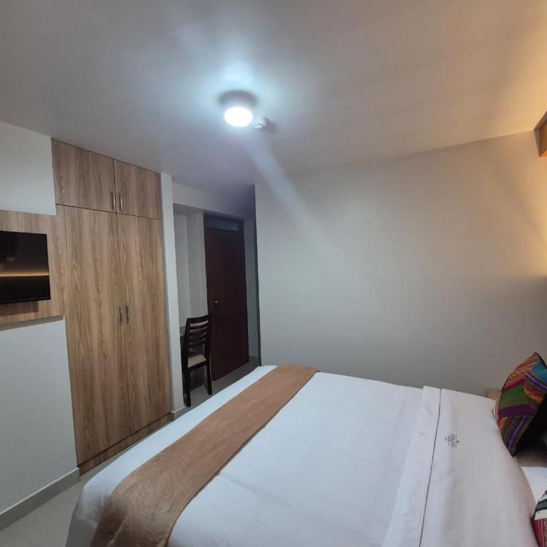 Hotel Adolfo's - Superior Queen Room - 8
