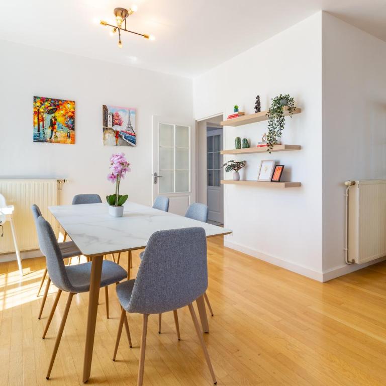 La Grande Maison de Preize Spacieux duplex à deux pas du Bouchon et du vieux Troyes, 2 parkings privés - Appartement - 10