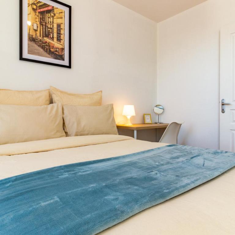 La Grande Maison de Preize Spacieux duplex à deux pas du Bouchon et du vieux Troyes, 2 parkings privés - Appartement - 67