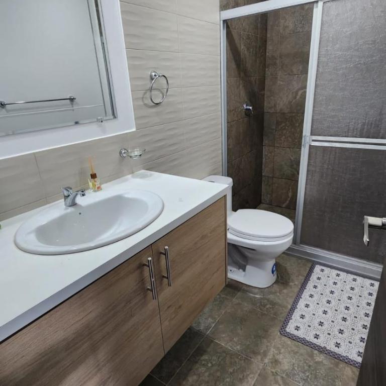 Suite 2 cuadras Universidad Central - Apartamento de 1 dormitorio - 17