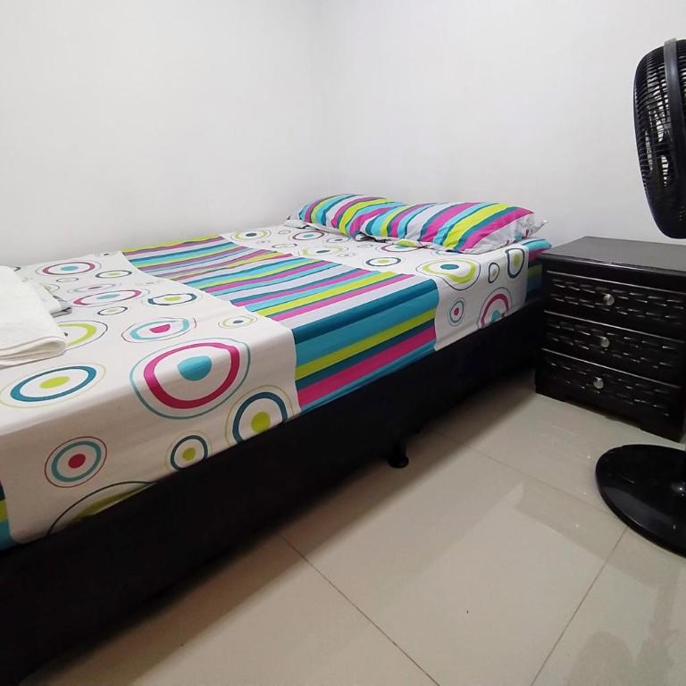CASA ESTADIO MEDELLIN Apartamentos para Familias y Delegaciones Deportivas, a pocos minutos caminando del Estadio Atanasio Girardot - Laureles-Estadio - Apartment - 5