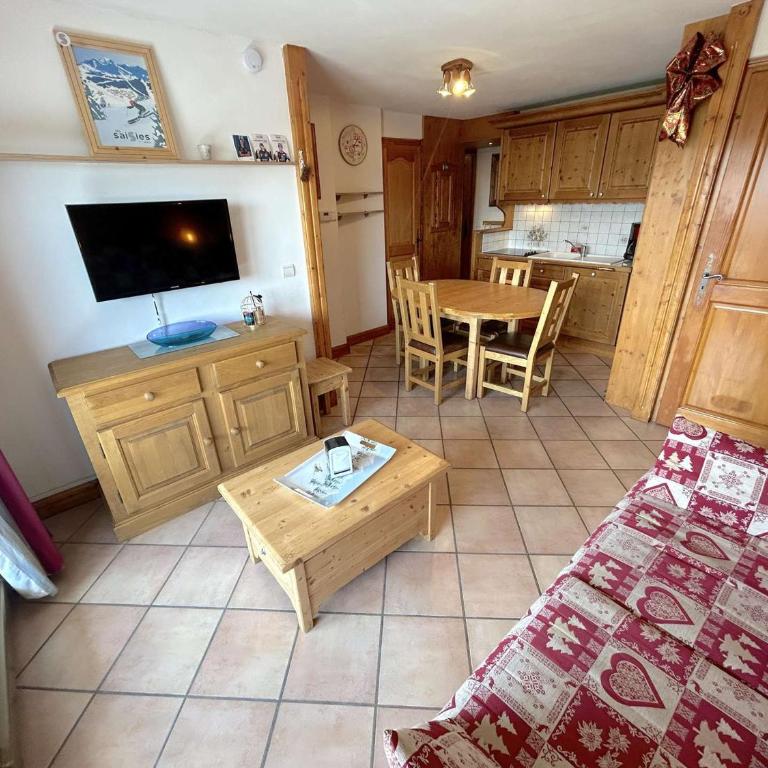 Les Saisies: Appartement avec Balcon et Piscine pour 4 Personnes - Apartment mit 2 Schlafzimmern - 1