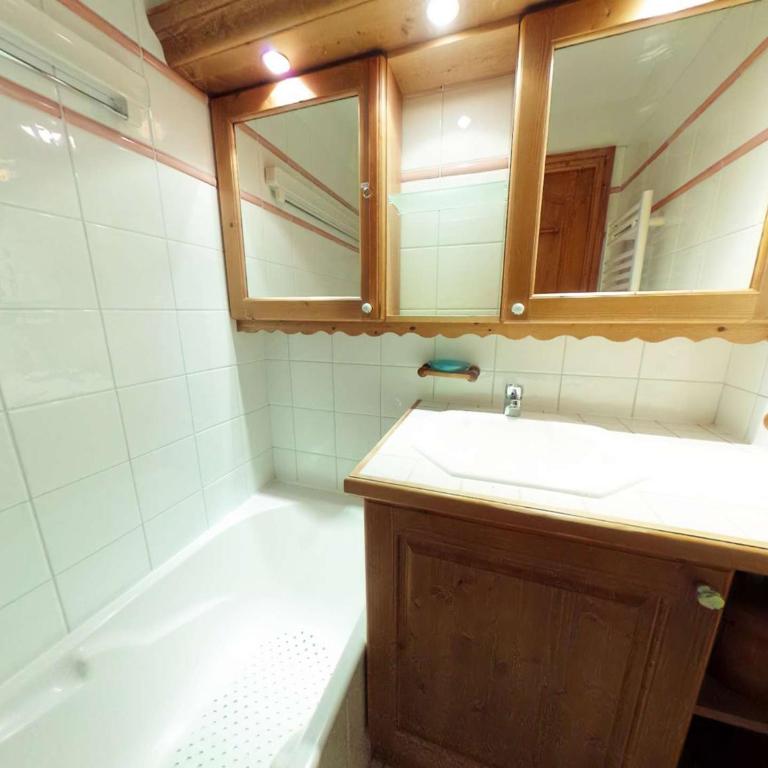 Les Saisies: Appartement avec Balcon et Piscine pour 4 Personnes - Apartment mit 2 Schlafzimmern - 10
