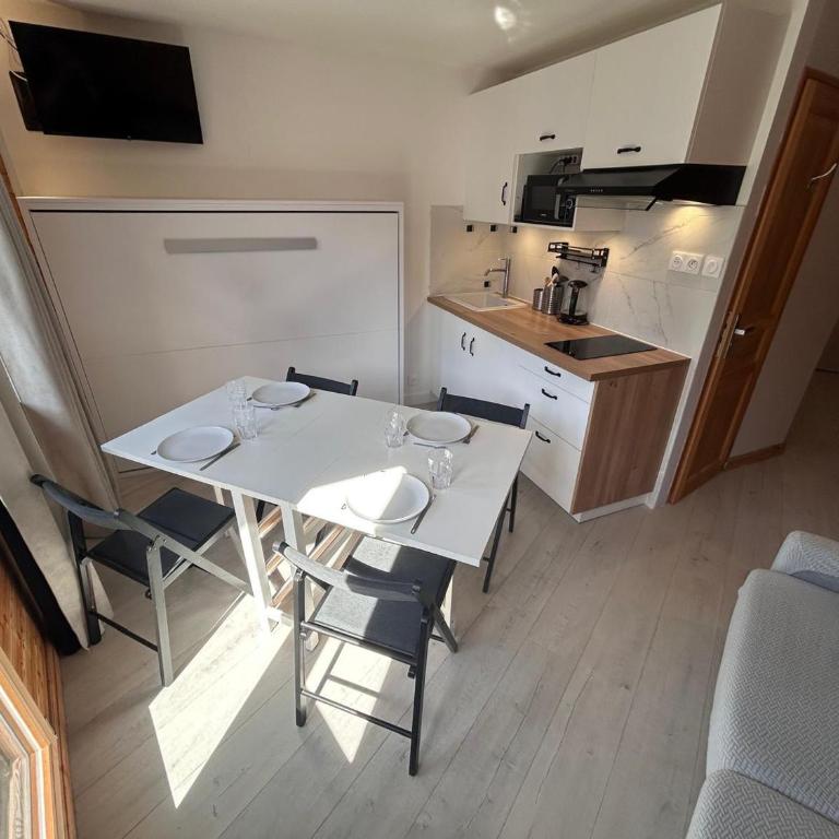 Appartement cosy avec balcon - 4 pers. - FR-1-633-97 - Studio - 5