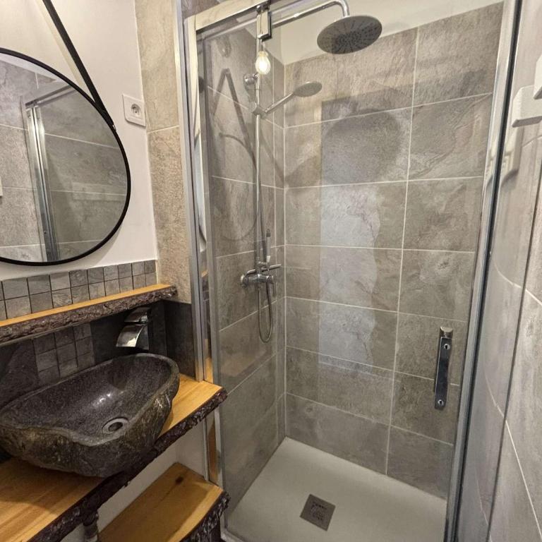 Appartement fonctionnel avec terrasse - 4 pers. - FR-1-845-52 - Apartment - 6