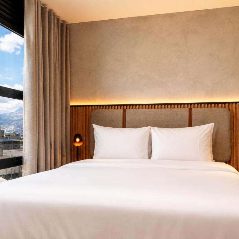 Metropolitan Living by HOUSY - One-Bedroom Deluxe Apartment - 40