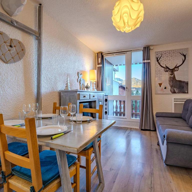 Slopeside Apt w Balcony & Views - Appartamento - 9