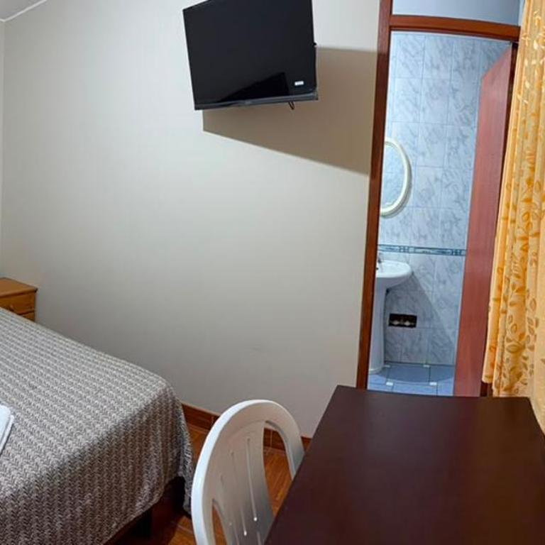 Hospedaje Las Casuarinas - Double Room with Private Bathroom - 3