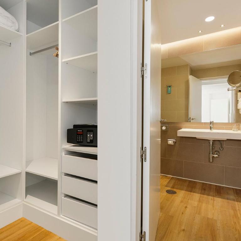 SOL by Meliá Torremolinos - Don Pedro - Habitación Familiar (2 adultos y 2 niños) - 4