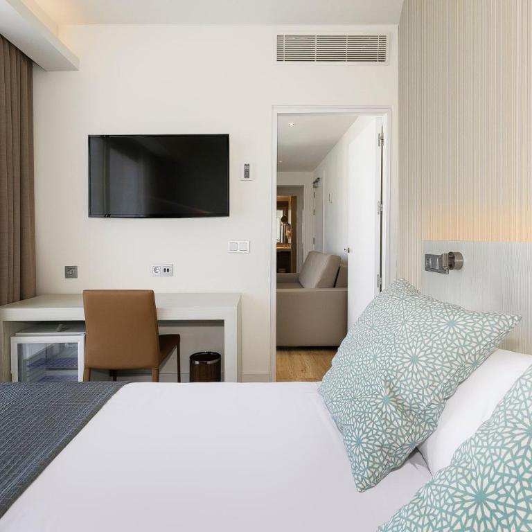 SOL by Meliá Torremolinos - Don Pedro - Habitación Familiar (2 adultos y 2 niños) - 3