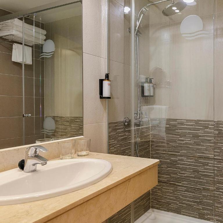 SOL by Meliá Torremolinos - Don Pedro - Suite Junior Familiar (3 adultos + 1 niño) - 8