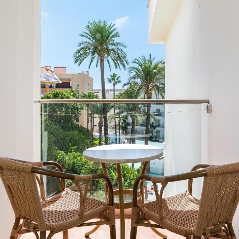 SOL by Meliá Torremolinos - Don Pedro - Suite Junior Familiar (2 adultos + 2 niños) - 6
