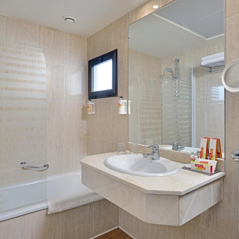SOL by Meliá Torremolinos - Don Pedro - Habitación Superior con zona solárium - 4