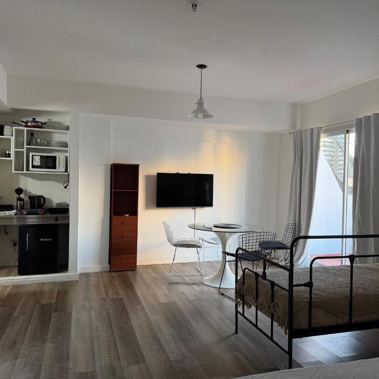 Cozy Apartment Studio - Studio with Balcony - 2